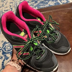 New Balance 750v2 W750BG2 Black Running Shoes
Womens Size 10B. EUC